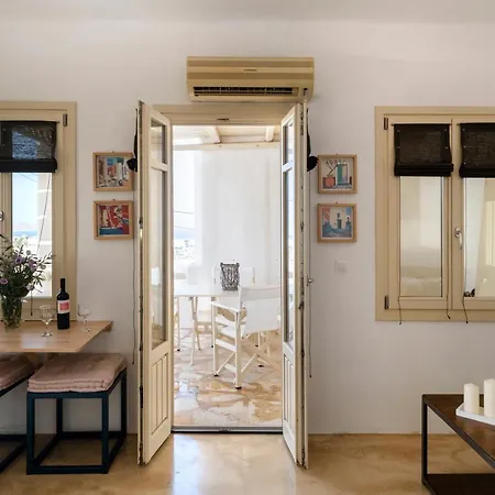 1 Bedroom Cycladic House @ For 4 Naousa (Paros)